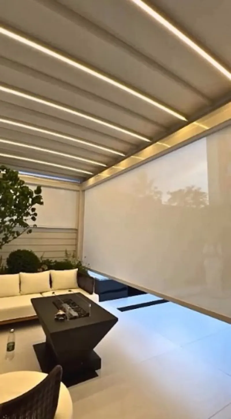 Pergolado em lona retrátil com led