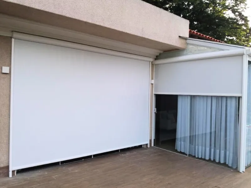 Toldo automático no Recreio dos Bandeirantes